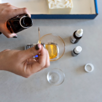 4/5 온 가족 안심 천연화장품, 선로션스틱