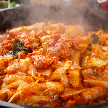 7/10(금)[여름별미] 떡 넣은 춘천식 닭갈비,국내산 들기름 막국수●평생교육이용권결제<불가> 이미지