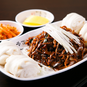 9/20(일) 음악과 자연물의 만남 멜로디팜! -짜장면 시키신 분! 짜장면 요리사(먹물건파스타 촉감)(보호자2+자녀1) ▣ 자녀만 결제/ 보호자 결제 X  이미지