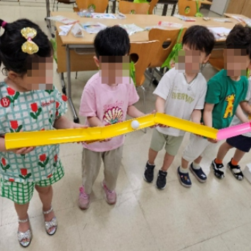8/18(화) 노리랑 과학 - 힘의 변화 이해하기 : 인사하는 노리 이미지