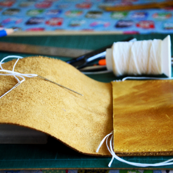Leather Craft Studio : 가죽 북커버 만들기 이미지
